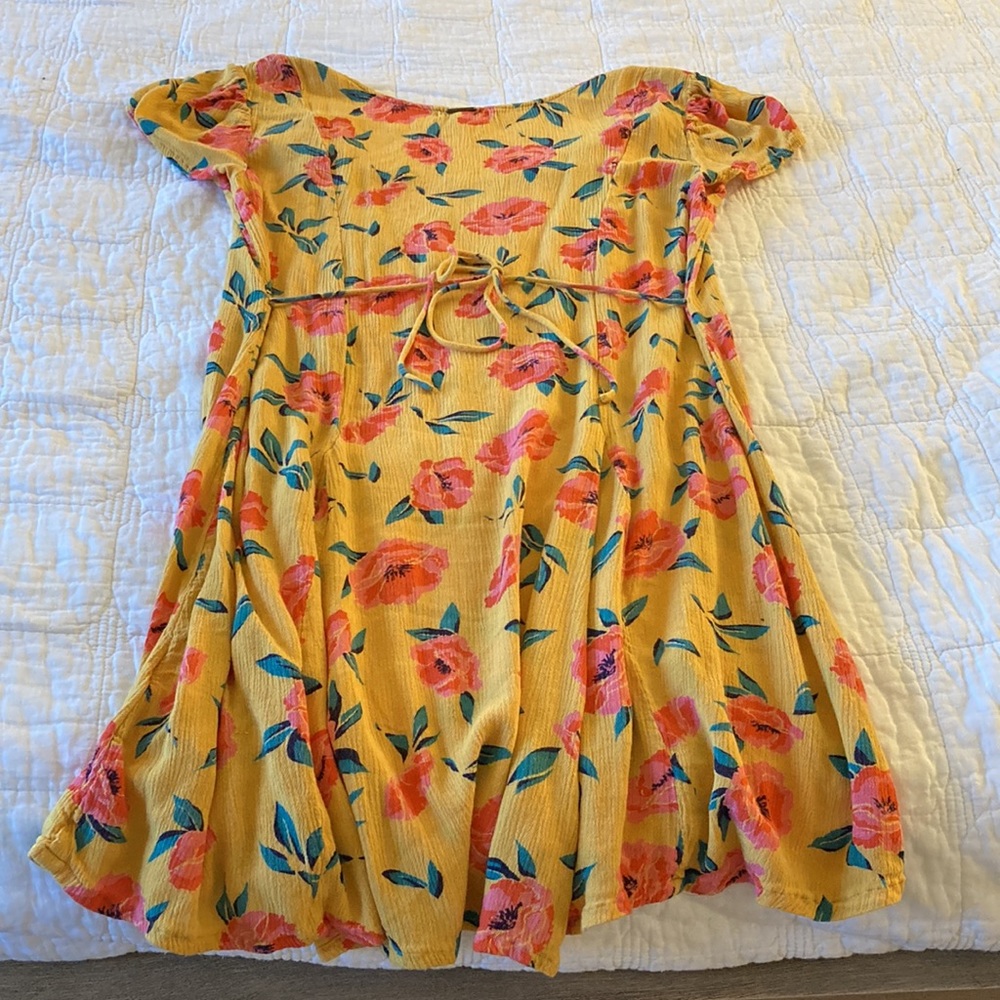Billabong floral dress with tie back